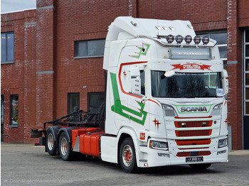 Camión chasis SCANIA R 580