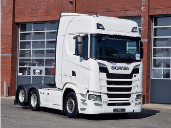 Cabeza tractora SCANIA S 580