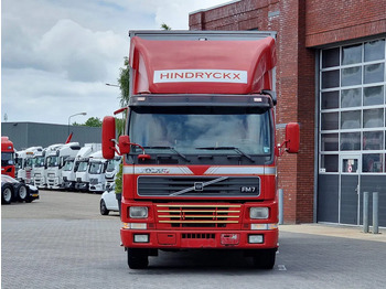 Camión transporte de ganado Volvo FM 250 4x- Livestock 2 deck - Lifting floors - Loadlift - Manual gearbox: foto 2