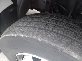 Camión caja cerrada Renault D16: foto 2 Camión caja cerrada Renault D16: foto 2