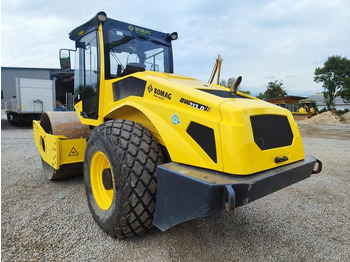 Compactador BOMAG