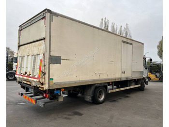 Camión caja cerrada Renault Midlum 180: foto 3 Camión caja cerrada Renault Midlum 180: foto 3