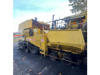 Pavimentadora de asfalto CATERPILLAR