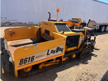 Pavimentadora de asfalto