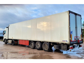Cabeza tractora Volvo FH460 + refrigerated semi-trailer: foto 4