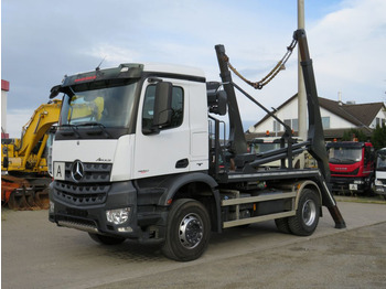 Camión portacontenedor de cadenas MERCEDES-BENZ Actros 1840