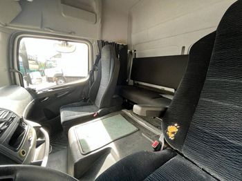 Furgoneta caja cerrada MERCEDES-BENZ Atego 818 L Möbelkoffer LBW Möbelkoffer gr.Fhs+Sitzreihe: foto 2