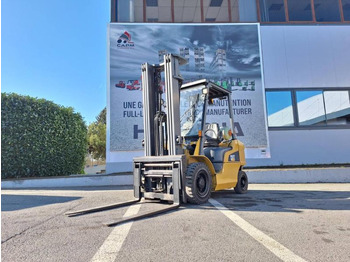 Carretilla elevadora de gas CATERPILLAR GP