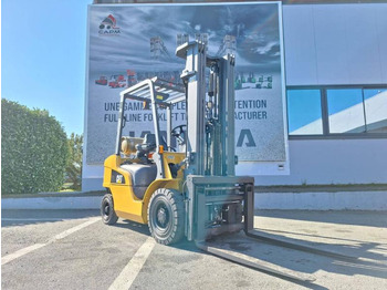 Carretilla elevadora de gas CATERPILLAR GP