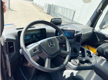Foto del interior 2: Camión chasis nuevo Mercedes-Benz Arocs 3240 8x4 Arocs 3240 8x4