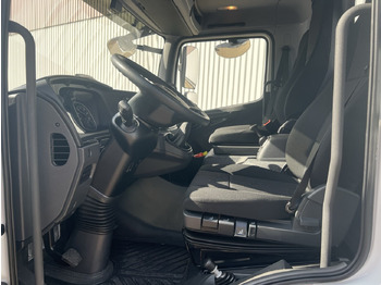 Foto del interior 1: Camión volquete Mercedes-Benz Atego 818/23 K 4x2 Atego 818/23 K 4x2, 2x AHK, Meiller-Kipper, mehrfach Vorhanden!