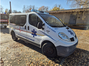 Ambulancia RENAULT Trafic 2.0