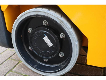 Plataforma de tijeras Haulotte Compact 8N Valid inspection, *Guarantee! 8m Workin: foto 5