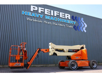 Plataforma articulada JLG E450AJ