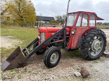 Tractor MASSEY FERGUSON