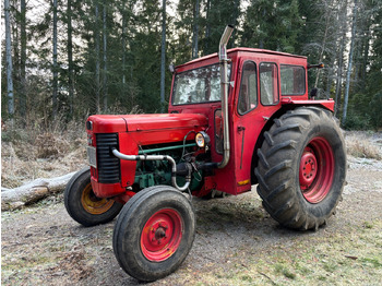Tractor MASSEY FERGUSON