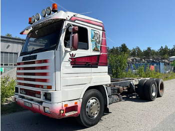 Camión chasis SCANIA R143
