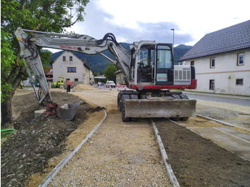 Excavadora de ruedas TAKEUCHI