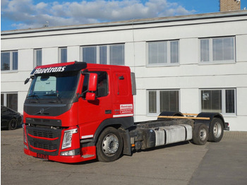 Camión portavehículos VOLVO FM 460