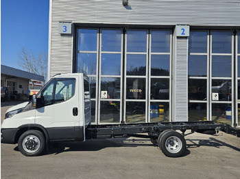 Camión chasis IVECO Daily 35C16H3.0: foto 2 Camión chasis IVECO Daily 35C16H3.0: foto 2