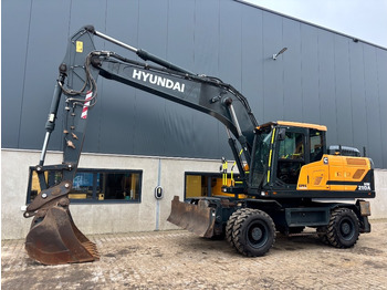 Excavadora de ruedas HYUNDAI R210