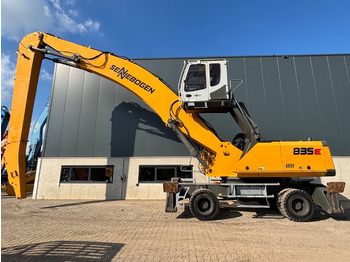 Manipulador de materiales SENNEBOGEN