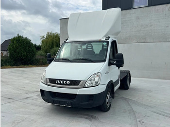 Cabeza tractora IVECO Daily