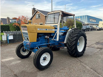 Tractor FORD