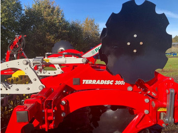 Rastras nuevo Pöttinger TERRADISC 3001: foto 2