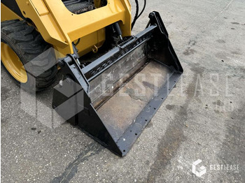 Minicargadora Caterpillar 236D: foto 5