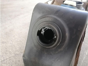 Procesamiento de combustible para Camión Volvo ADBlue paak 22077231: foto 5 Procesamiento de combustible para Camión Volvo ADBlue paak 22077231: foto 5