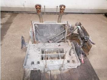 Acumulador para Camión Volvo Battery box 22003951: foto 2 Acumulador para Camión Volvo Battery box 22003951: foto 2