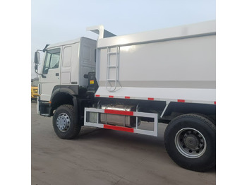 Camión volquete Sinotruk HOWO 371 Dump truck: foto 3
