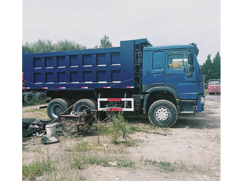 Camión volquete Sinotruk HOWO 6*4 Dump truck: foto 2