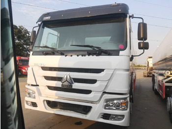 Camión cisterna SINOTRUK HOWO