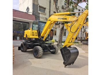 Excavadora de ruedas HYUNDAI