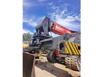 Reach stacker SANY SRSC45C23 45 TON: foto 2 Reach stacker SANY SRSC45C23 45 TON: foto 2