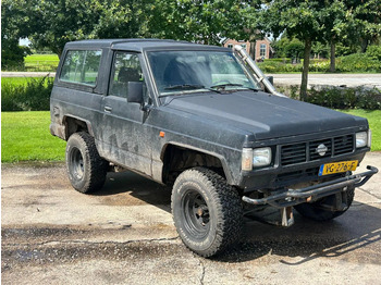 Coche NISSAN