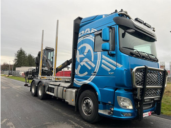 Camión forestal DAF XF 530