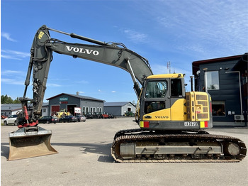 Excavadora de cadenas VOLVO ECR235CL