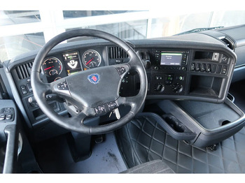 Foto del interior 1: Cabeza tractora Scania R520 V8 RETARDER/ DIFF LOCK/ PARK AIRCO/ 2X TANK