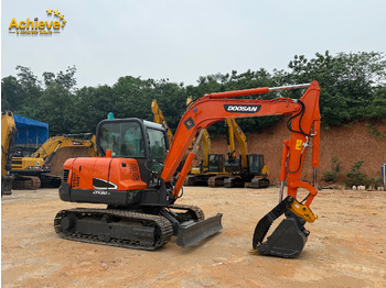 Excavadora de cadenas DOOSAN DX60-9C
