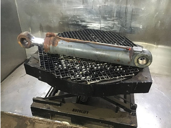 Cilindro hidráulico LIEBHERR