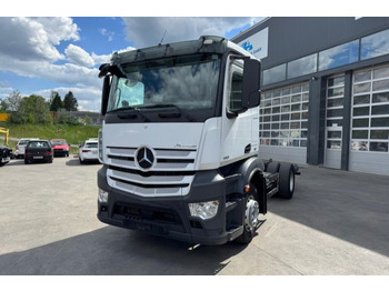 Camión chasis MERCEDES-BENZ Antos