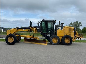 Grader CATERPILLAR 140M