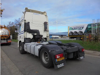 Cabeza tractora DAF CF 400: foto 5