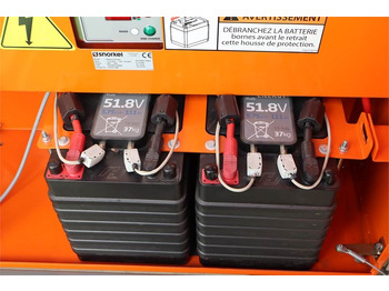 Plataforma de tijeras Snorkel S3370RTE: foto 5