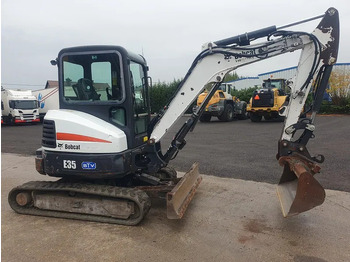 Miniexcavadora BOBCAT E35