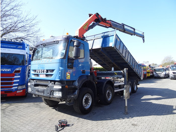 Camión volquete IVECO Trakker
