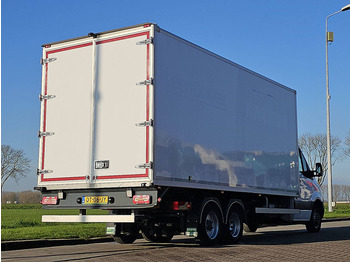 Remolque caja cerrada